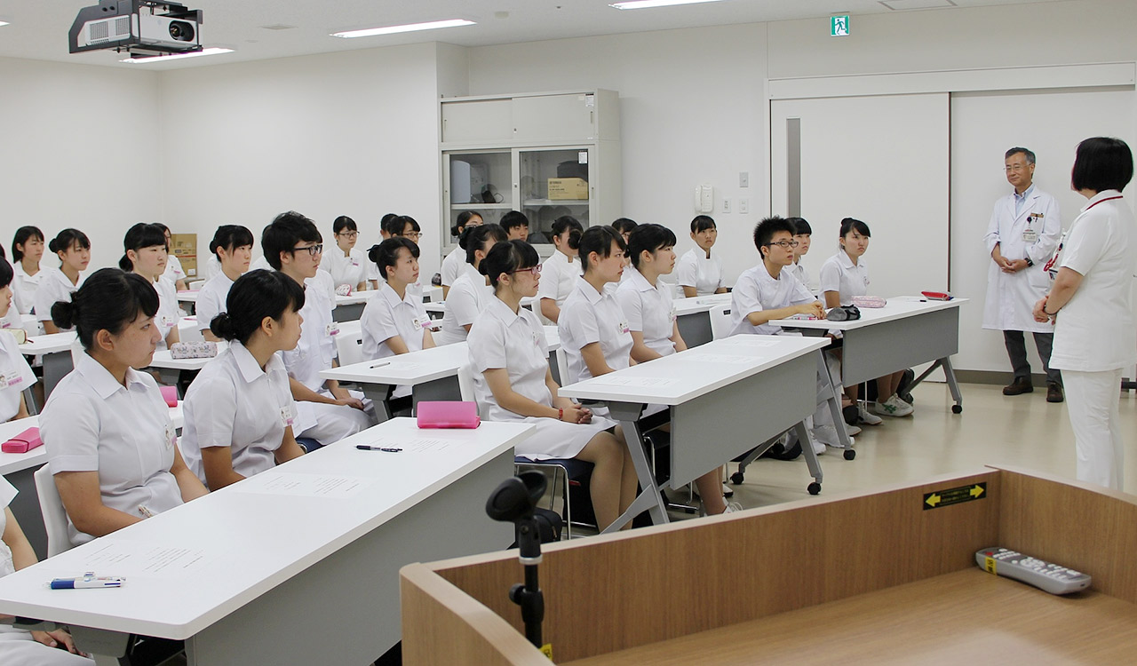 高校生一日看護体験の様子